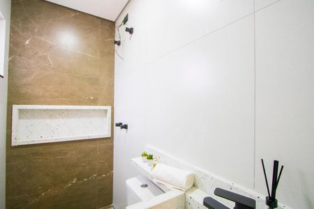 Casa à venda com 160m², 3 quartos e 4 vagasBanheiro do quarto 1