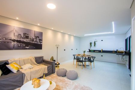 Casa à venda com 160m², 3 quartos e 4 vagasSala/Cozinha