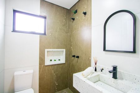 Casa à venda com 160m², 3 quartos e 4 vagasBanheiro social