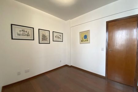 Apartamento à venda com 155m², 4 quartos e 2 vagasQuarto 3