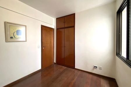 Apartamento à venda com 155m², 4 quartos e 2 vagasQuarto 3