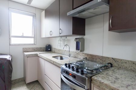 Apartamento para alugar com 107m², 2 quartos e 2 vagasCozinha