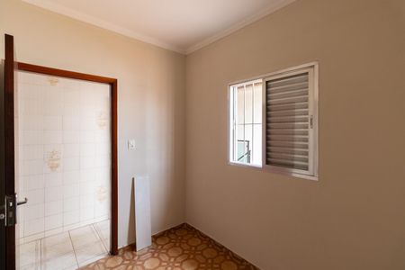 Casa à venda com 180m², 4 quartos e 5 vagas Casa à venda com 180m², 4 quartos e 5 vagasQuarto 4