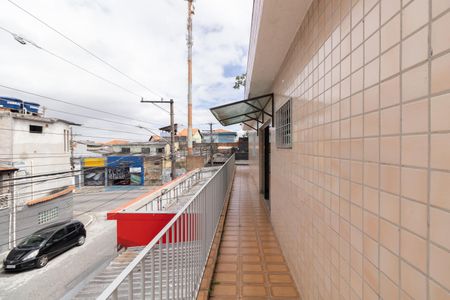 Casa à venda com 180m², 4 quartos e 5 vagas Casa à venda com 180m², 4 quartos e 5 vagasVaranda