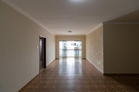 Casa à venda com 180m², 4 quartos e 5 vagas Casa à venda com 180m², 4 quartos e 5 vagasSala