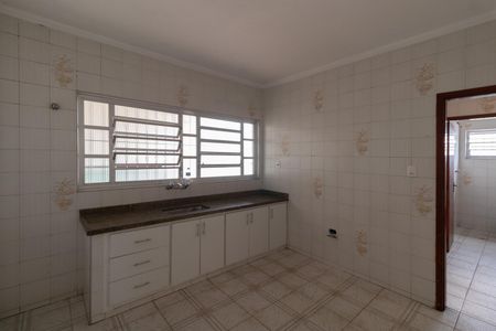 Casa à venda com 180m², 4 quartos e 5 vagas Casa à venda com 180m², 4 quartos e 5 vagasCozinha