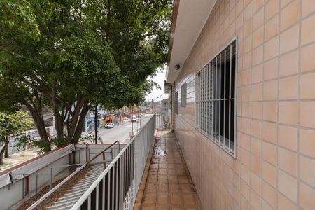 Casa à venda com 180m², 4 quartos e 5 vagas Casa à venda com 180m², 4 quartos e 5 vagasVaranda