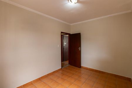 Casa à venda com 180m², 4 quartos e 5 vagas Casa à venda com 180m², 4 quartos e 5 vagasQuarto 2