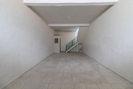 Casa à venda com 180m², 4 quartos e 5 vagas Casa à venda com 180m², 4 quartos e 5 vagasGaragem