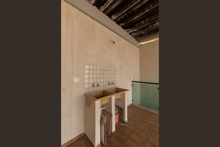 Casa à venda com 180m², 4 quartos e 5 vagas Casa à venda com 180m², 4 quartos e 5 vagasÁrea de Serviço