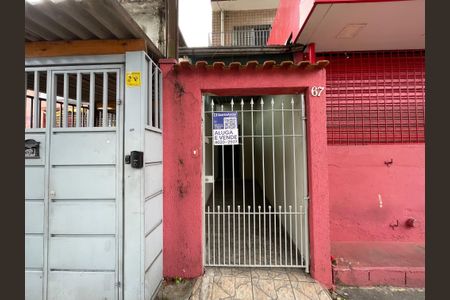 Casa à venda com 180m², 4 quartos e 5 vagas Casa à venda com 180m², 4 quartos e 5 vagasFachada+Placa