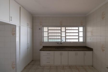 Casa à venda com 180m², 4 quartos e 5 vagas Casa à venda com 180m², 4 quartos e 5 vagasCozinha
