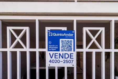 Casa à venda com 200m², 2 quartos e 2 vagas Casa à venda com 200m², 2 quartos e 2 vagasPlaca instalada