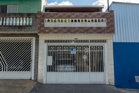 Casa à venda com 200m², 2 quartos e 2 vagas Casa à venda com 200m², 2 quartos e 2 vagasFachada