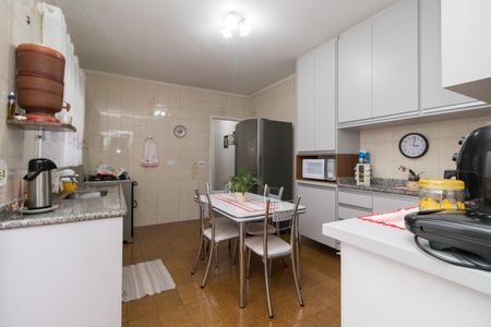 Casa à venda com 200m², 2 quartos e 2 vagas Casa à venda com 200m², 2 quartos e 2 vagasCozinha 1