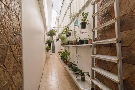 Casa à venda com 200m², 2 quartos e 2 vagas Casa à venda com 200m², 2 quartos e 2 vagasCorredor acesso Casas 1 e 2