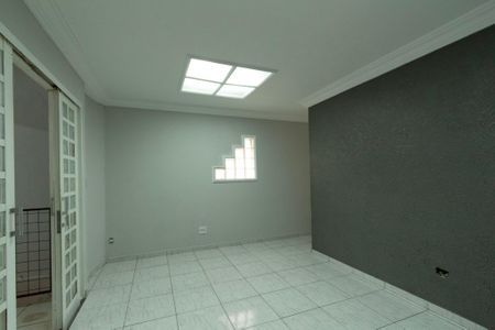 Casa para alugar com 2 quartos, 150m² em Jardim Sao Lourenzo, Sorocaba