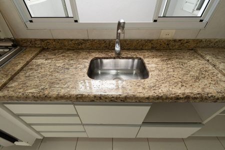 Casa para alugar com 300m², 3 quartos e 3 vagasCozinha 