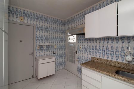 Apartamento à venda com 100m², 2 quartos e 1 vagaCozinha