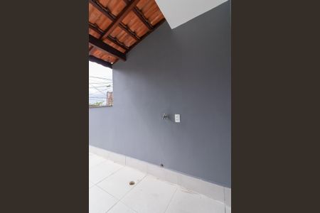 Casa à venda com 66m², 2 quartos e 1 vagaÁrea de Serviço