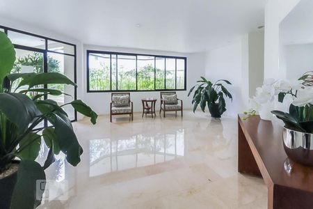 Apartamento à venda com 284m², 3 quartos e 3 vagas Apartamento à venda com 284m², 3 quartos e 3 vagasÁrea comum - Hall Social