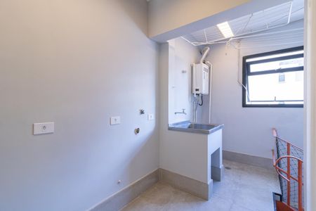 Apartamento à venda com 284m², 3 quartos e 3 vagas Apartamento à venda com 284m², 3 quartos e 3 vagasÁrea de Serviço