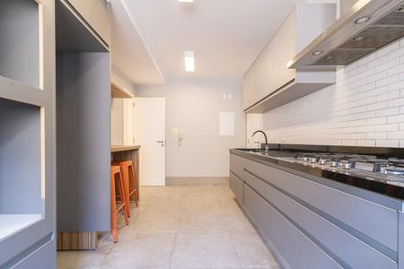 Apartamento à venda com 284m², 3 quartos e 3 vagas Apartamento à venda com 284m², 3 quartos e 3 vagasCozinha