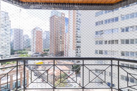 Apartamento à venda com 284m², 3 quartos e 3 vagas Apartamento à venda com 284m², 3 quartos e 3 vagasVaranda da Sala