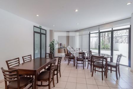 Apartamento à venda com 284m², 3 quartos e 3 vagas Apartamento à venda com 284m², 3 quartos e 3 vagasÁrea comum - Salão de festas