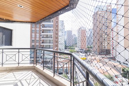 Apartamento à venda com 284m², 3 quartos e 3 vagas Apartamento à venda com 284m², 3 quartos e 3 vagasVaranda da Sala