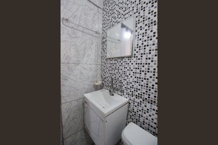 Casa à venda com 70m², 2 quartos e sem vagaBanheiro da Suíte