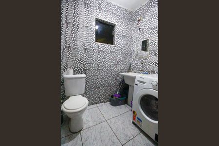 Casa à venda com 70m², 2 quartos e sem vagaBanheiro e Área de Serviço 