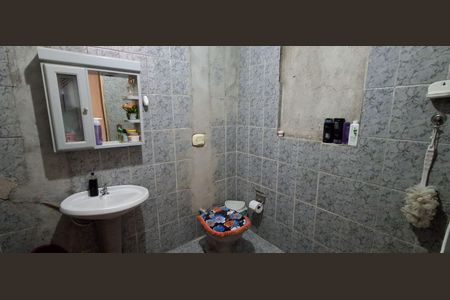 Casa à venda com 250m², 3 quartos e 2 vagas Casa à venda com 250m², 3 quartos e 2 vagasBanheiro Social