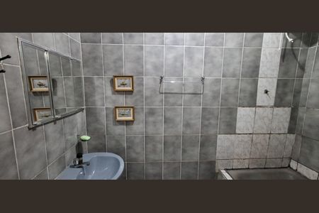 Casa à venda com 250m², 3 quartos e 2 vagas Casa à venda com 250m², 3 quartos e 2 vagasBanheiro Suíte