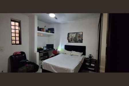 Casa à venda com 250m², 3 quartos e 2 vagas Casa à venda com 250m², 3 quartos e 2 vagasSuíte