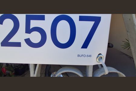 Casa à venda com 250m², 3 quartos e 2 vagas Casa à venda com 250m², 3 quartos e 2 vagasCódigo plaquinha BUFO-546