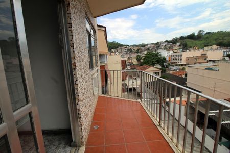 Apartamento para alugar com 100m², 2 quartos e 1 vagaVaranda