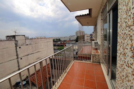 Apartamento para alugar com 100m², 2 quartos e 1 vagaVaranda