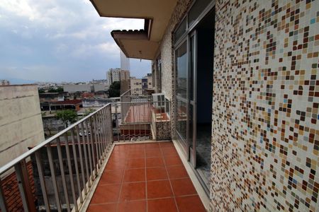 Apartamento para alugar com 100m², 2 quartos e 1 vagaVaranda