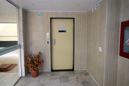 Apartamento para alugar com 100m², 2 quartos e 1 vagaÁrea comum - Elevador