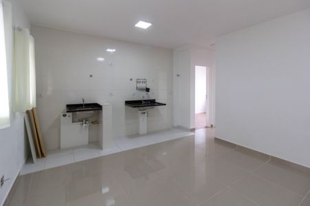 Cozinha / Sala e área de serviço de apartamento para alugar com 2 quartos, 45m² em Jardim Cocaia, Guarulhos