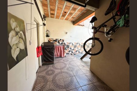 Casa à venda com 200m², 2 quartos e 4 vagas Casa à venda com 200m², 2 quartos e 4 vagasLavanderia