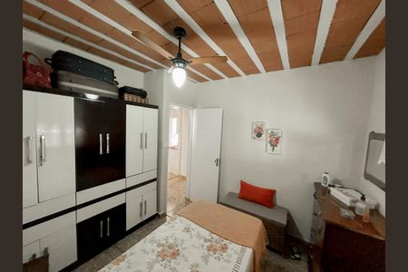Casa à venda com 200m², 2 quartos e 4 vagas Casa à venda com 200m², 2 quartos e 4 vagasQuarto
