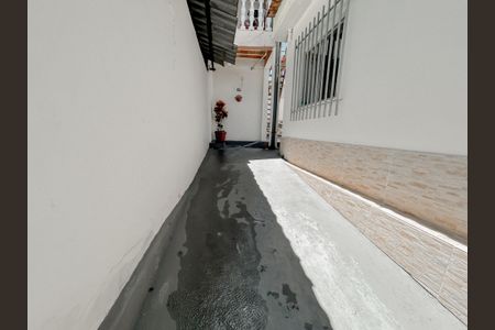 Casa à venda com 200m², 2 quartos e 4 vagas Casa à venda com 200m², 2 quartos e 4 vagasCorredor