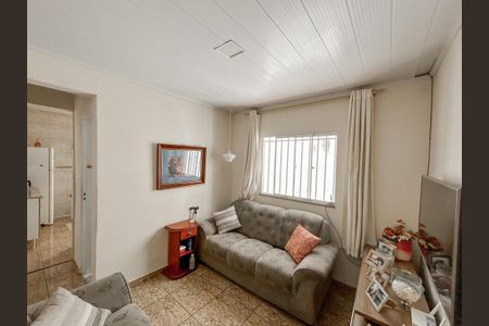 Casa à venda com 200m², 2 quartos e 4 vagas Casa à venda com 200m², 2 quartos e 4 vagasSala