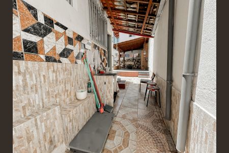 Casa à venda com 200m², 2 quartos e 4 vagas Casa à venda com 200m², 2 quartos e 4 vagasLavanderia