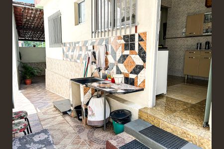 Casa à venda com 200m², 2 quartos e 4 vagas Casa à venda com 200m², 2 quartos e 4 vagasLavanderia