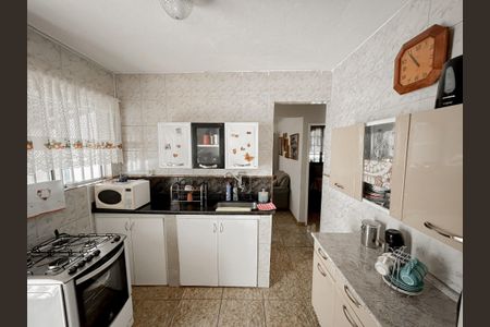 Casa à venda com 200m², 2 quartos e 4 vagas Casa à venda com 200m², 2 quartos e 4 vagasCozinha