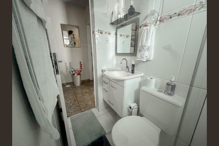 Casa à venda com 200m², 2 quartos e 4 vagas Casa à venda com 200m², 2 quartos e 4 vagasBanheiro