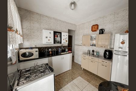 Casa à venda com 200m², 2 quartos e 4 vagas Casa à venda com 200m², 2 quartos e 4 vagasCozinha